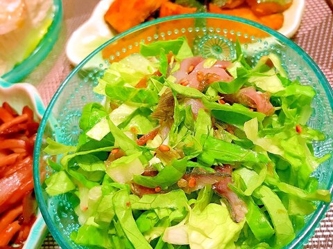 しめ鯖とリーフレタスのがごめ昆布サラダ